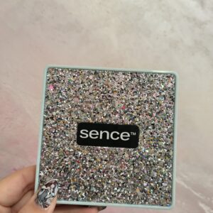 Paleta sence 4 tonos y espejo cubierta de brillo